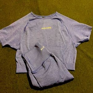 Alphalete workout set (crop top and leggings)